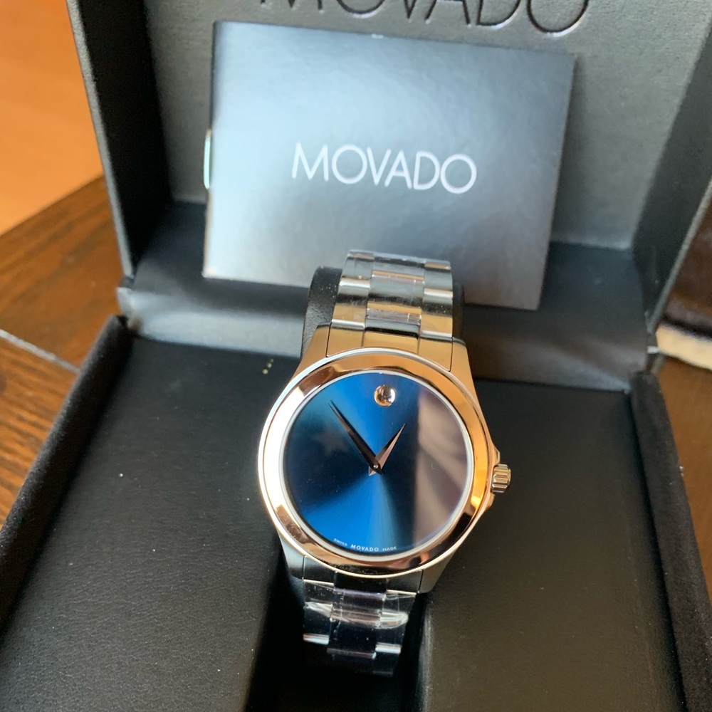 SOLD⛔️Authentic Movado junior Sport 38.5mn Stainless blue face watch - Picture 2 of 9